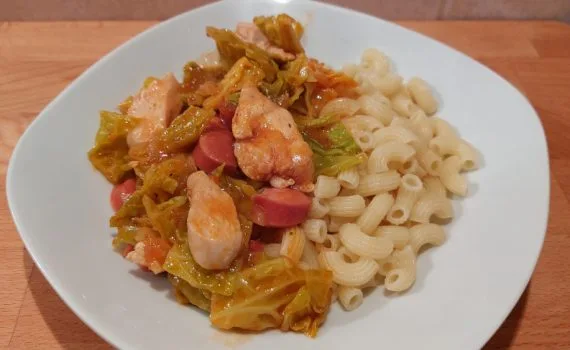 frankfurti tokány tésztával