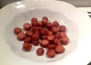 frankfurti leves savanyú káposztával virsli pirítás